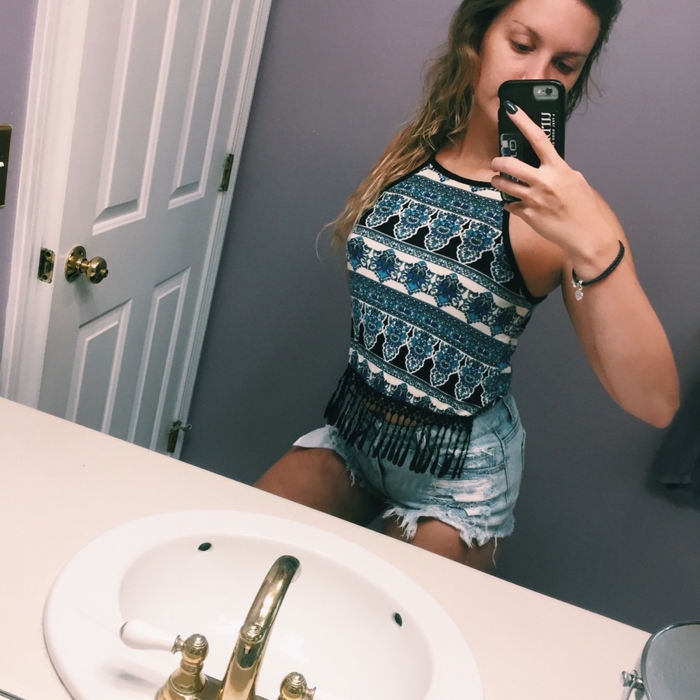Cute trendy top!